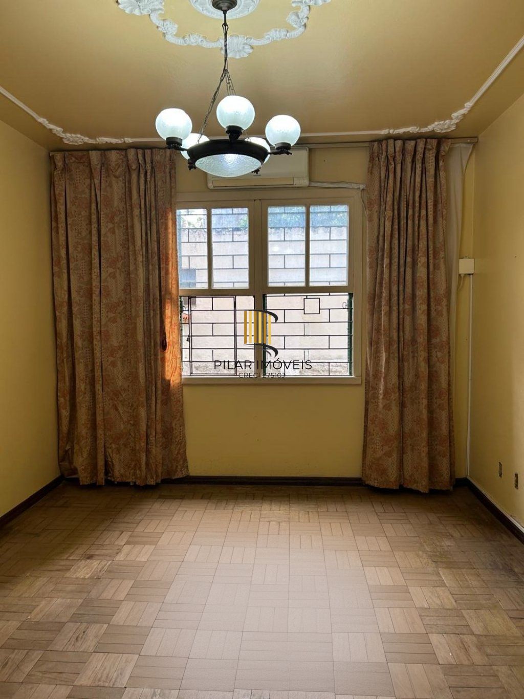 Apartamento térreo com 3 quartos no Bairro Cidade Baixa