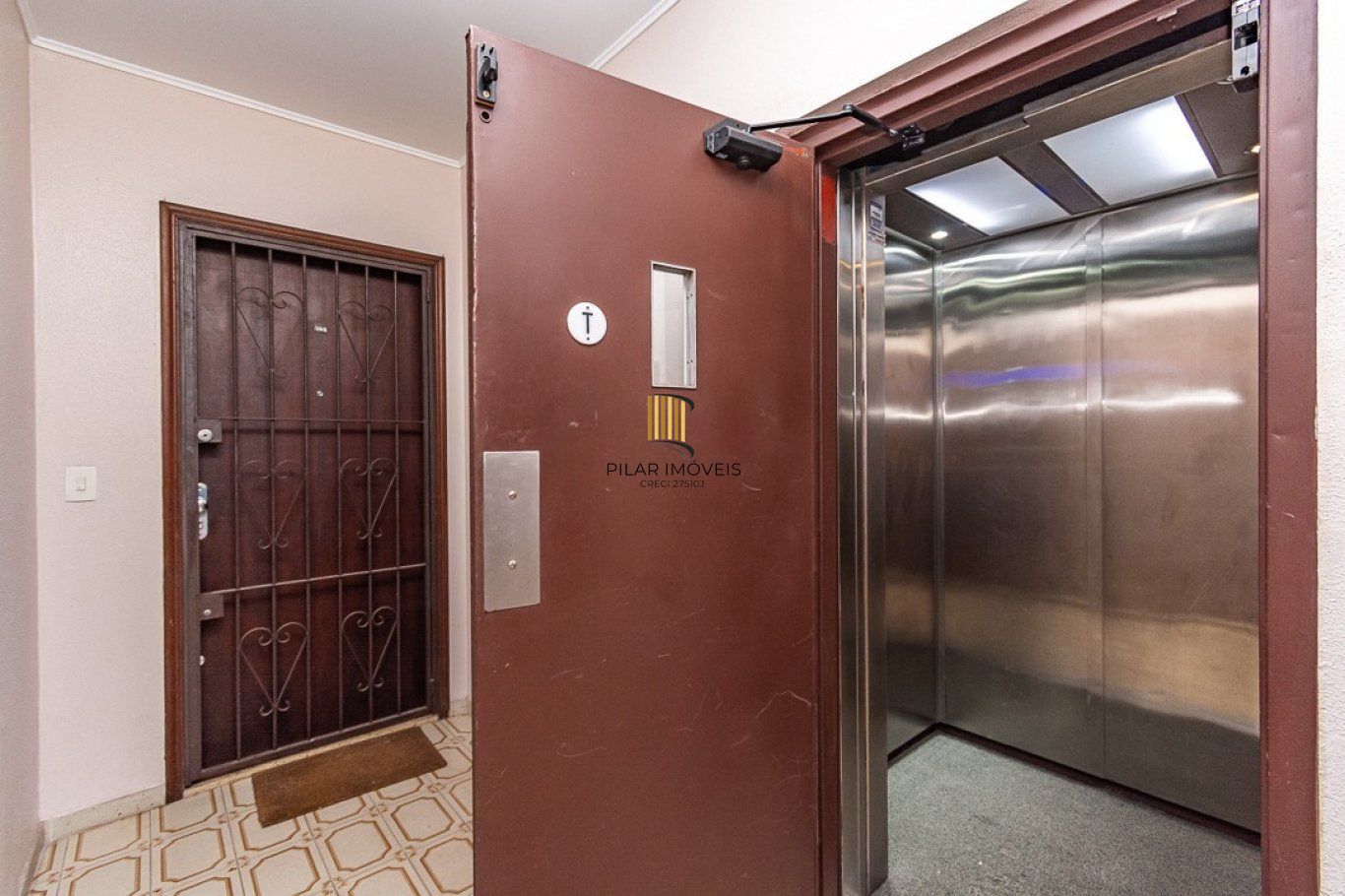Apartamento com 2 dormitórios e 64m² à venda no Bairro Passo da Areia
