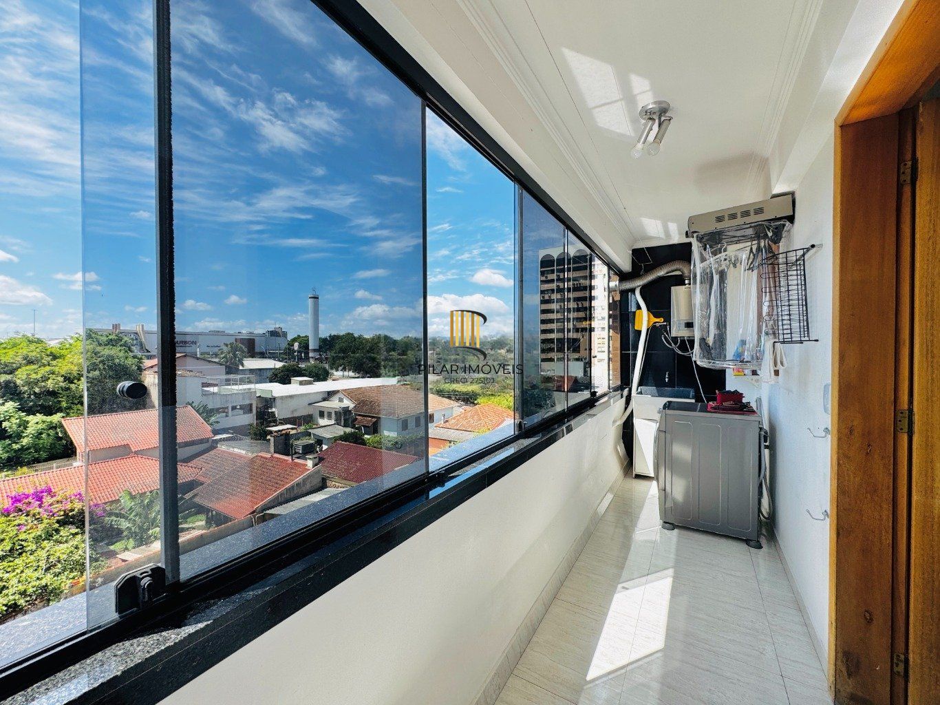 Apartamento de 3 dormitórios, elevador e 1 vaga de garagem em Canoas.