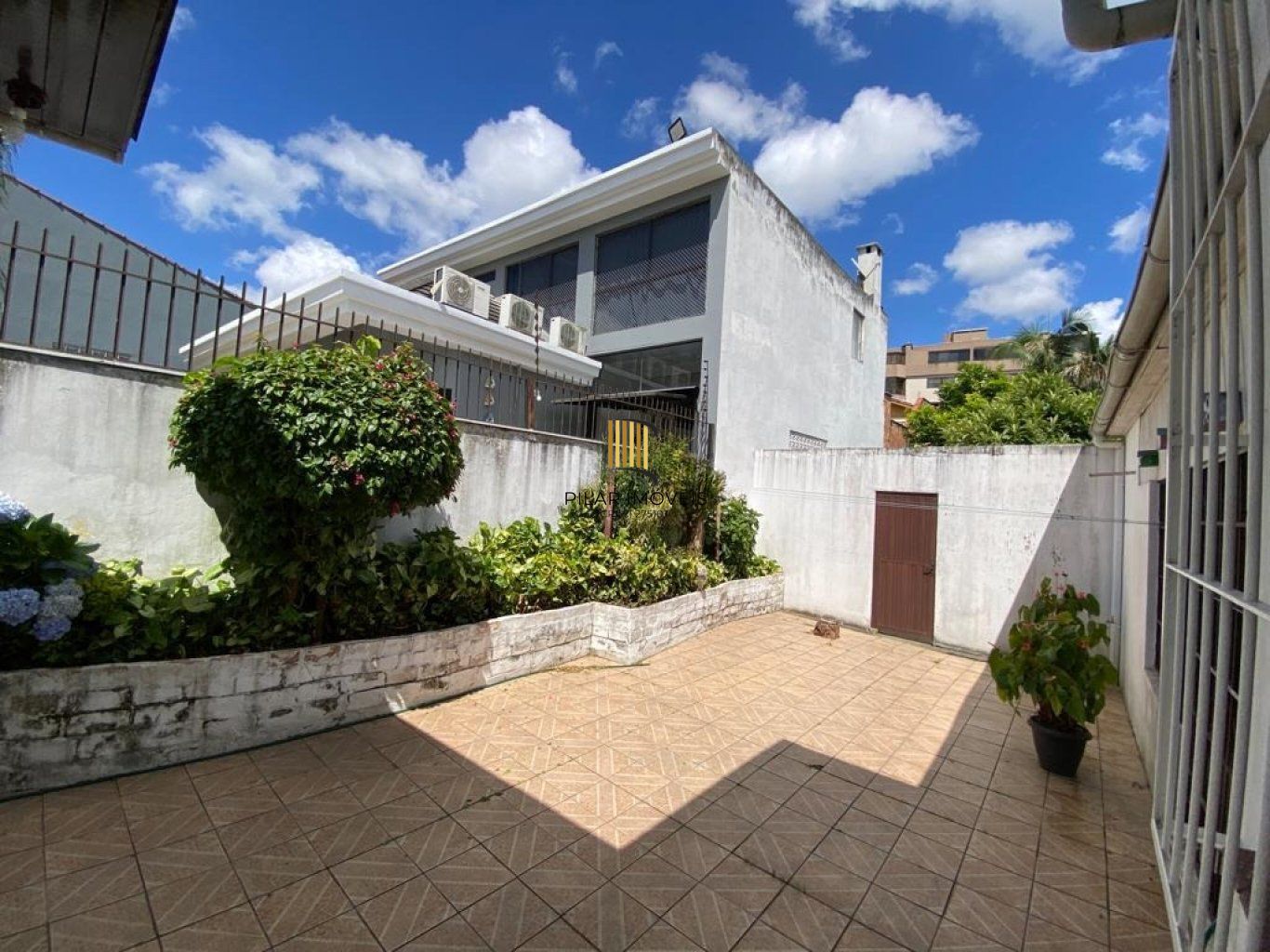 Casa com 2 quartos e 3 vagas no bairro Nossa Senhora das Graças