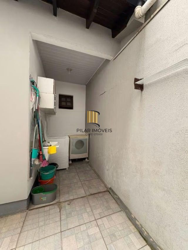 Casa de 3 dormitórios e 1 vaga de garagem em cachoeirinha.