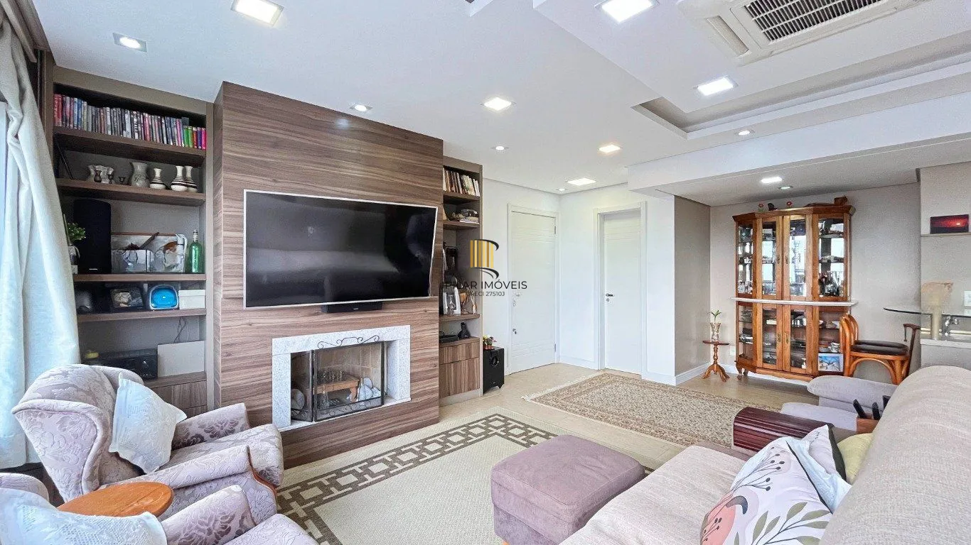 Apartamento com 3 quartos, 3 suítes e 128m² à venda em Menino Deus.