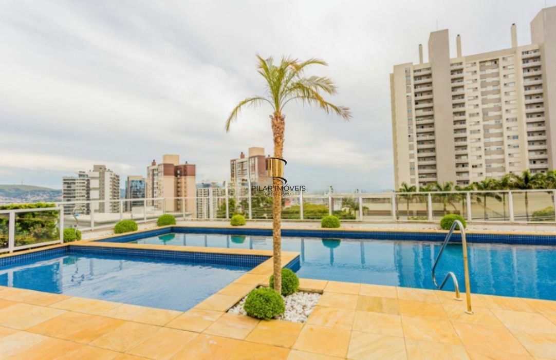 Apartamento mobiliado de 2 dormitórios no bairro Petrópolis