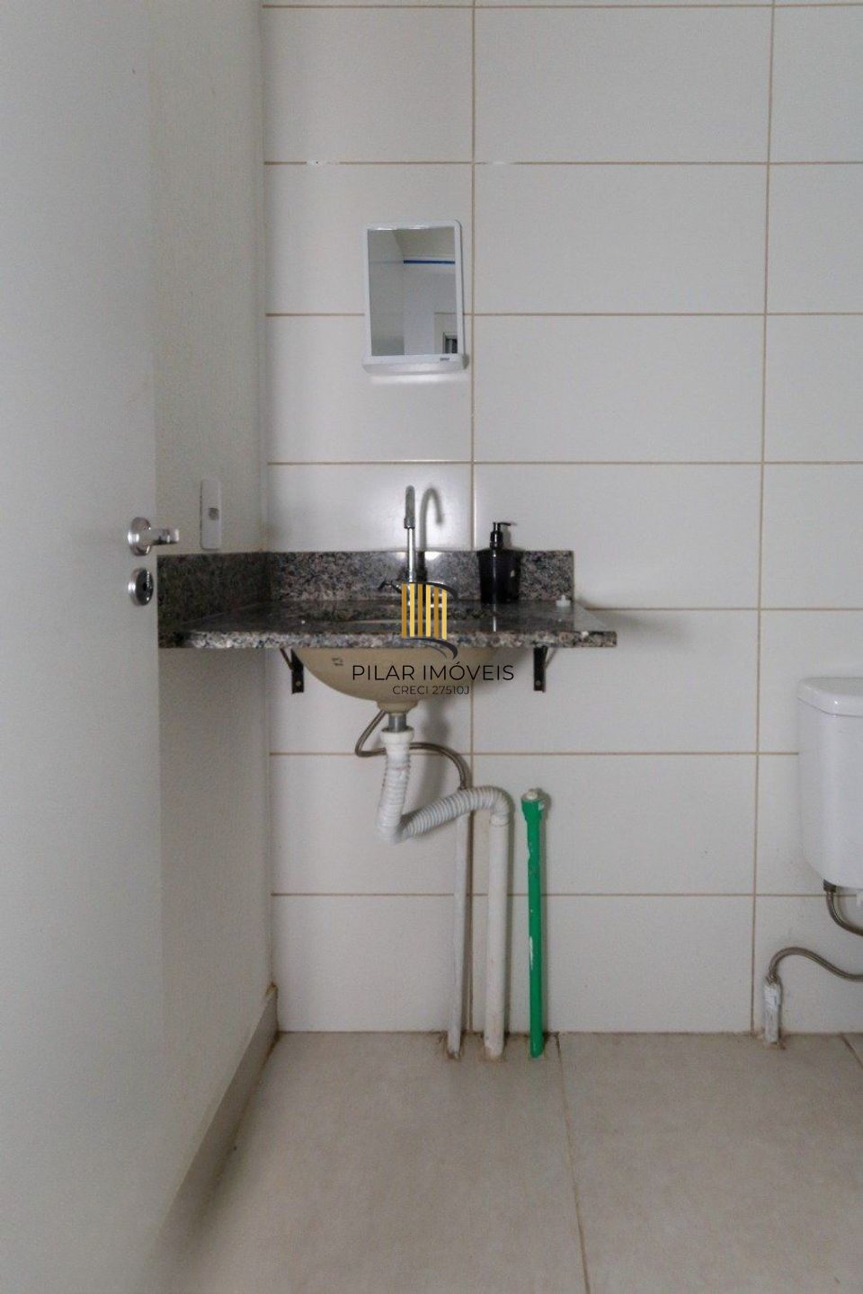 Apartamento de 2 dormitórios, elevador, 1 vaga de garagem em Canoas.