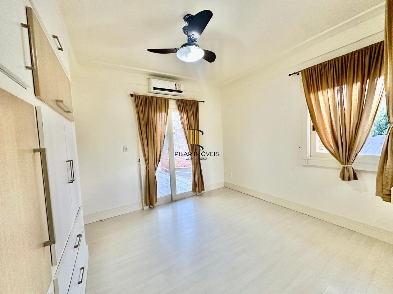 Casa de 3 dormitórios, 2 vagas de garagem em Canoas