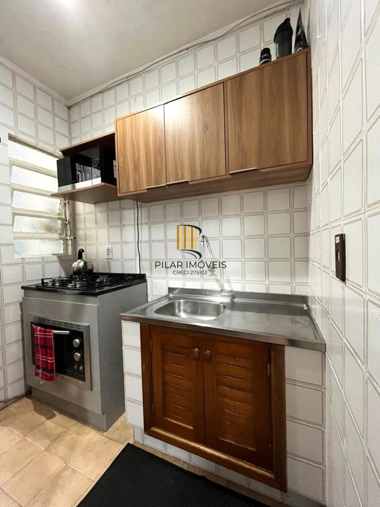 Apartamento com 1 Suite, sacada e 1 vaga de garagem no bairro Cidade Baixa