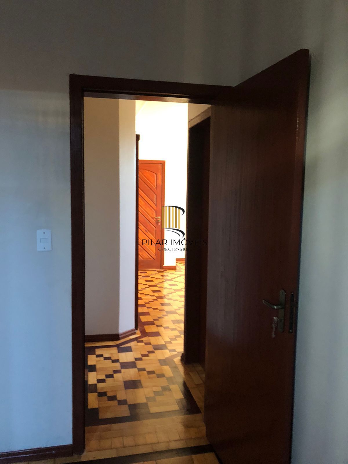 Apartamento 2 Dormitórios Reformado no São João – Av. Pátria