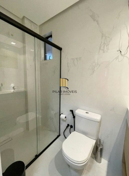 Cobertura de 2 quartos, suíte, 2 vagas no bairro Jardim Planalto.