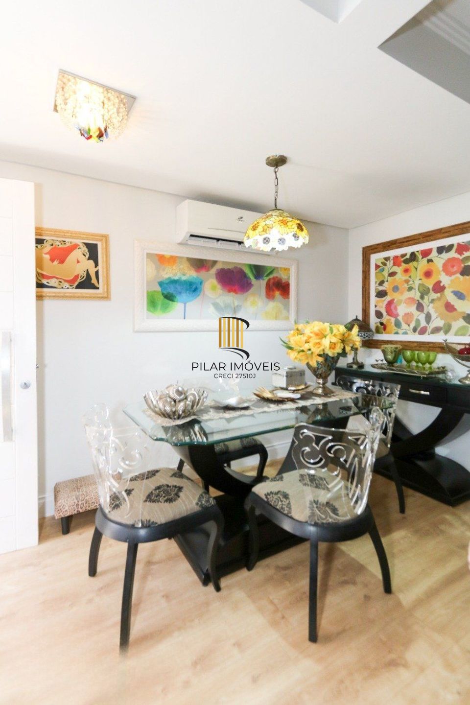 Casa em condomínio com 2 quartos e 2 vagas no bairro Marechal Rondon em Canoas.