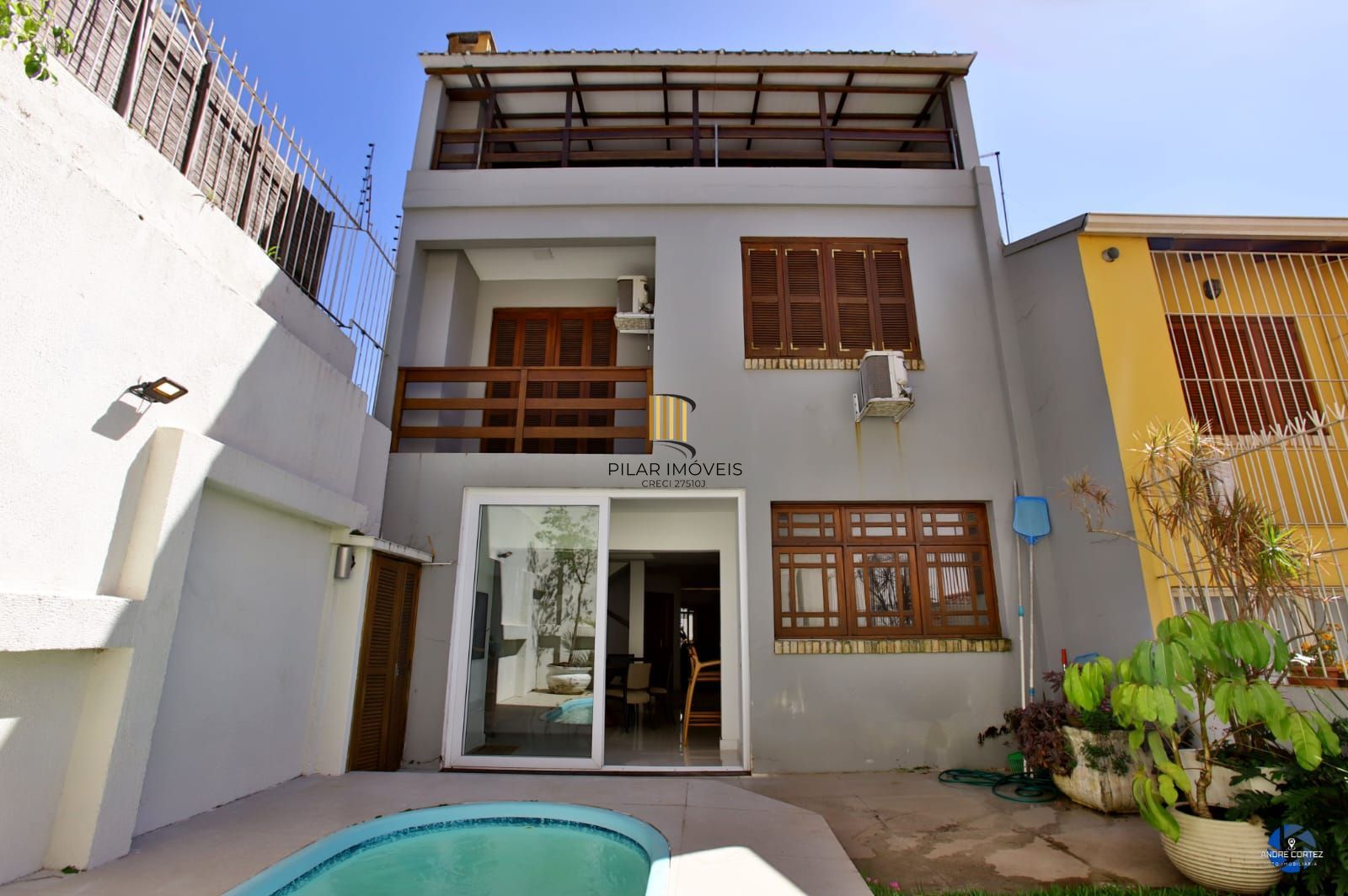 Casa 3 dormitórios no Bairro Chácara das Pedras