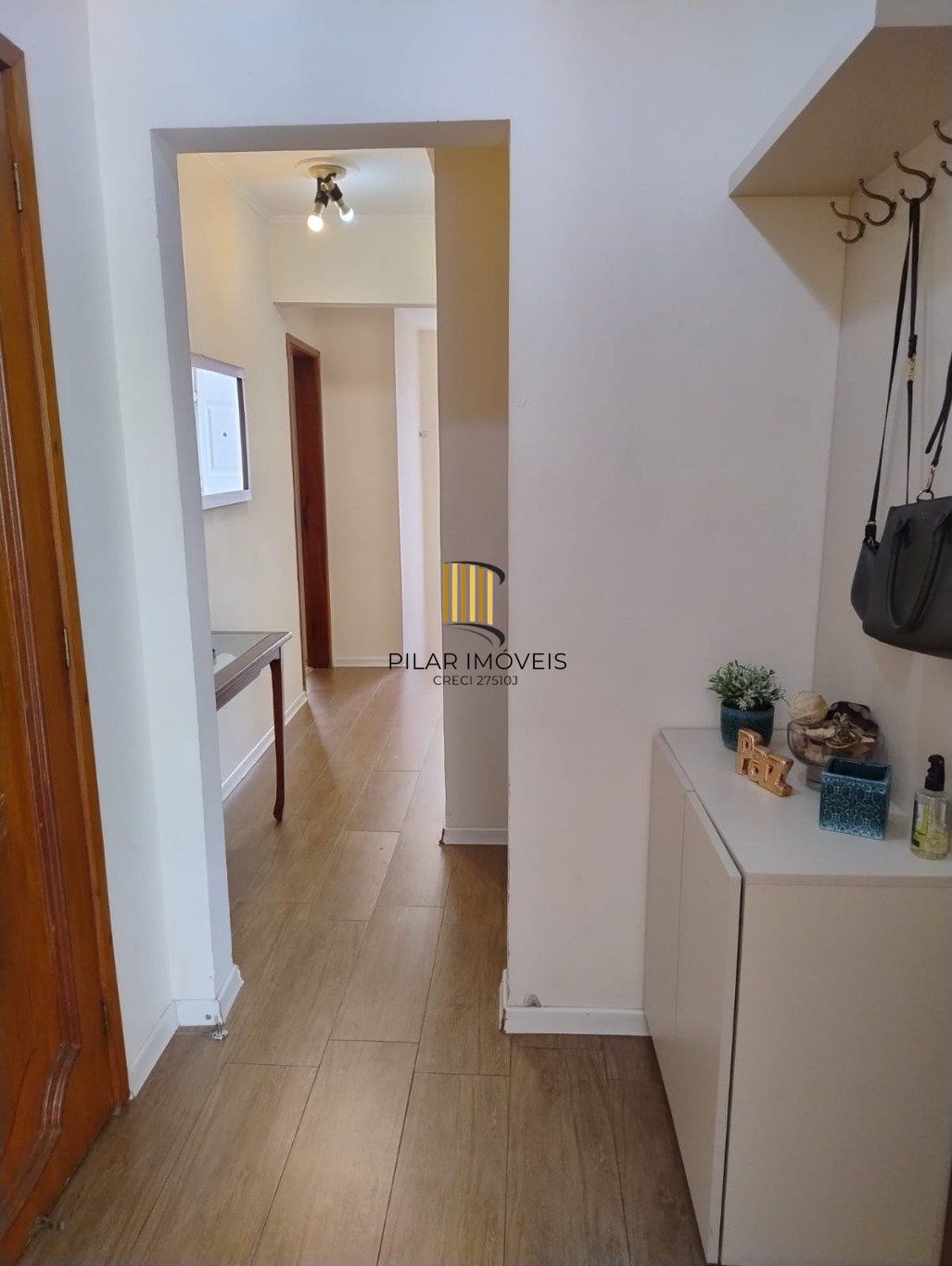 Apartamento 3 quartos com suíte e pátio com 2 vagas no Bairro Passo da Areia
