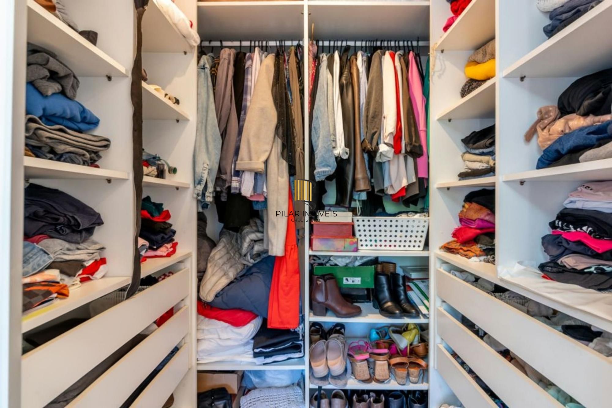 Casa em condomínio de 3 dormitórios,2 vagas e churrasqueira no bairro Agronomia