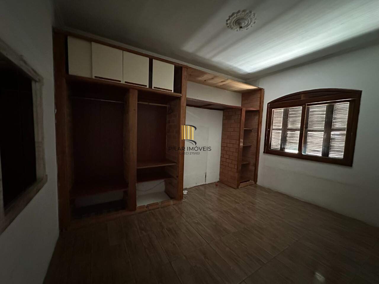 Casa 3 dormitórios na Rua Santa Isabel em Viamão-RS