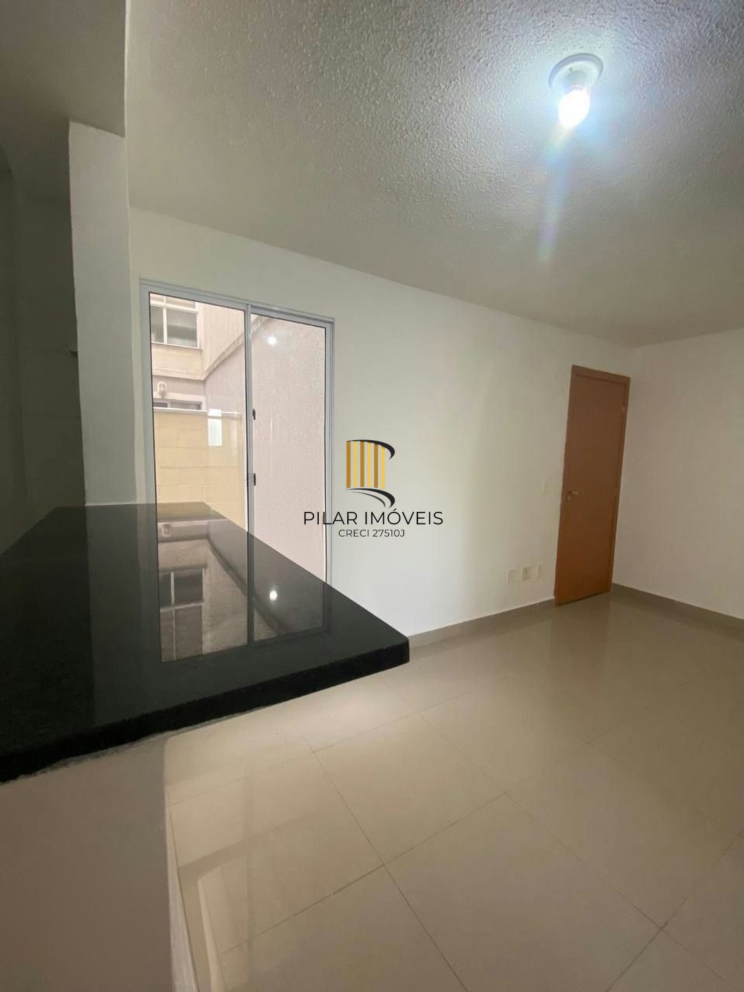 Apartamento de 2 dormitórios, piscina e 1 vaga de garagem em Canoas.