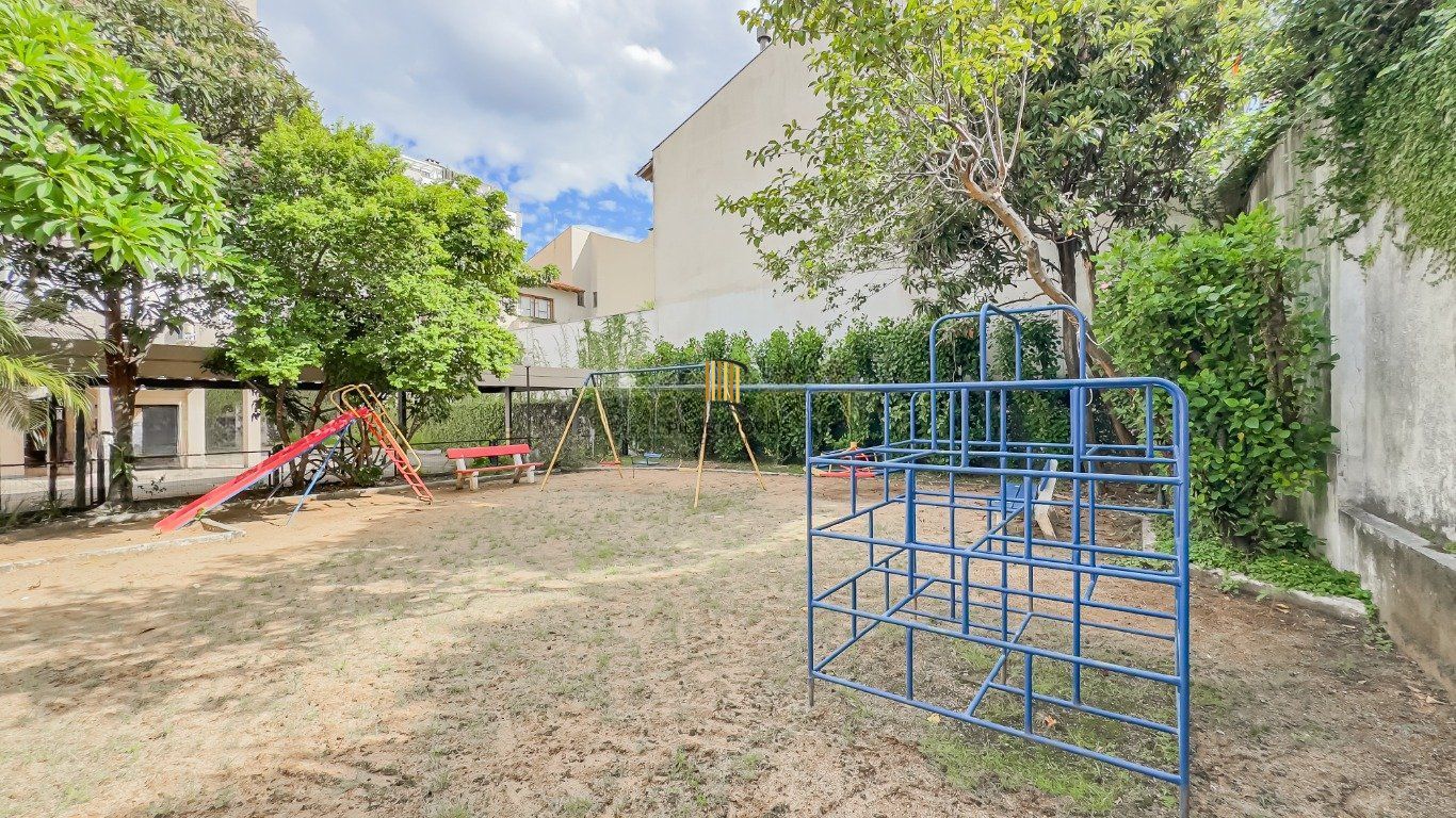 Apartamento com 2 quartos, 2 banheiros 1 vaga e elevador 73m²  na Boa Vista.