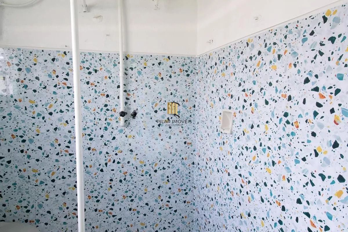 Casa 300m² à Venda na Vila Ipiranga . 2 Quartos, 2 Vagas, Salão e Churrasqueira