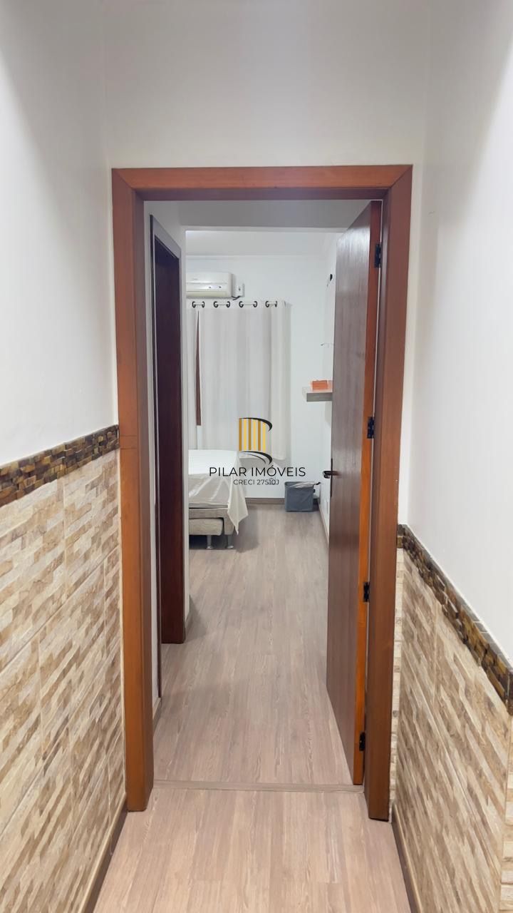 Apartamento Térreo 2 dormitórios 1 suíte e 2 vagas de Garagem Cachoeirinha