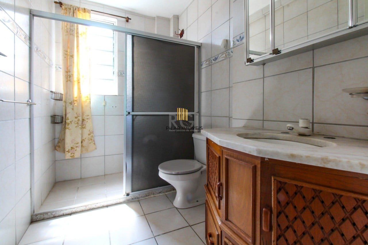 Apartamento com 2 quartos,1 vaga de garagem e elevador no bairro Navegantes