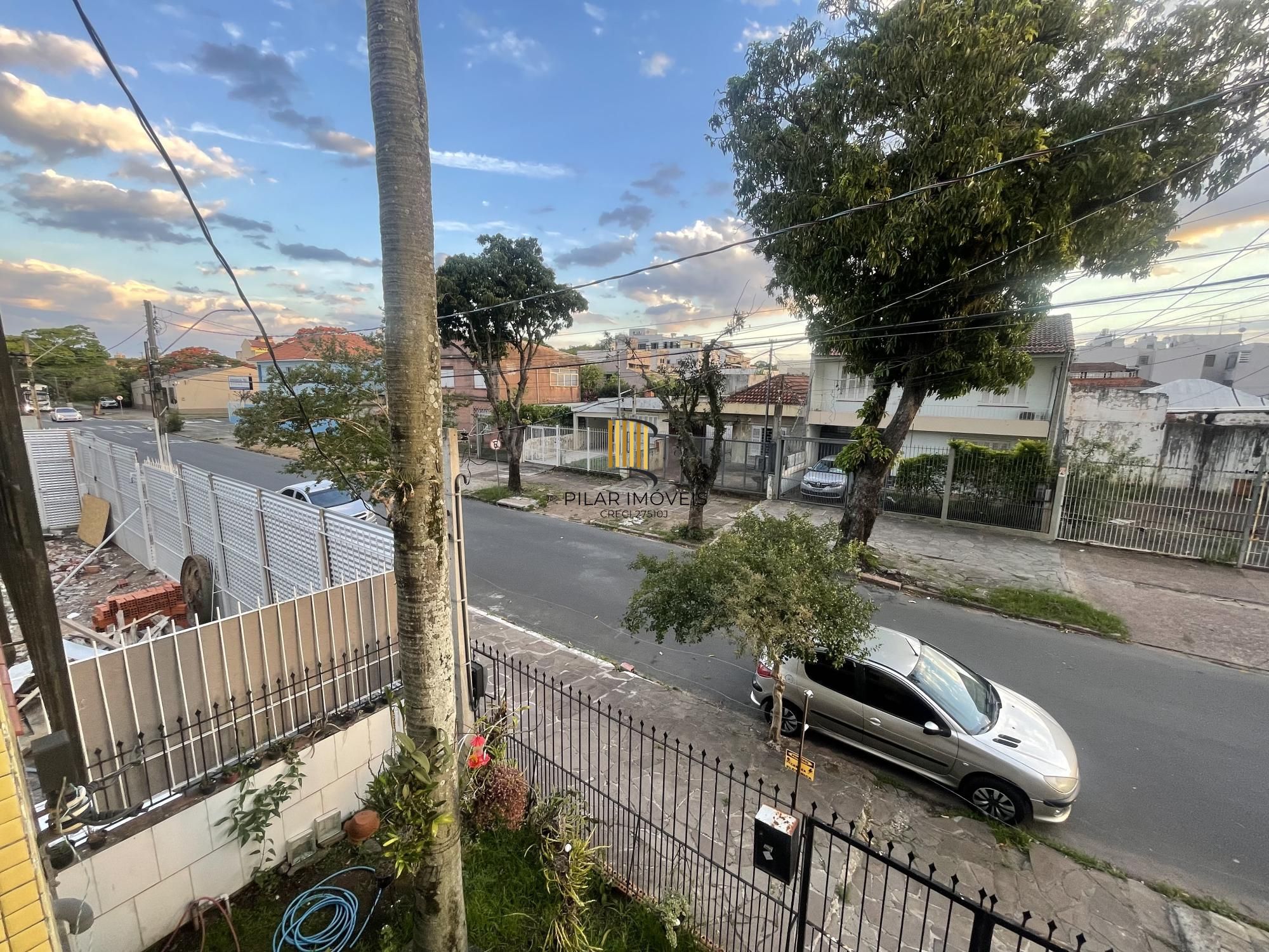 Casa 3 dormitórios e 2 vagas, 154m2 Bairro Santa Maria Goreti,  Porto Alegre