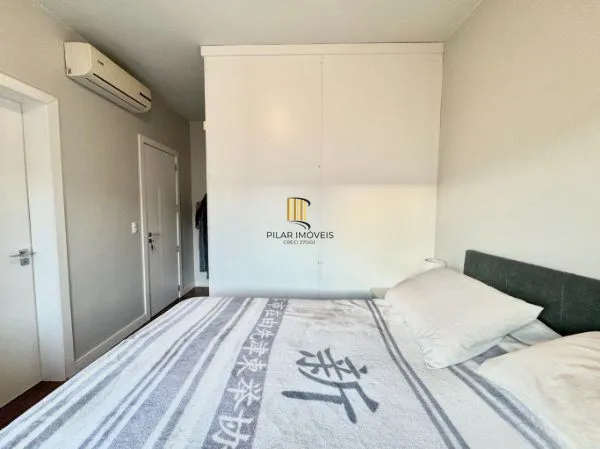 Casa em condomínio com 3 quartos e 2 vagas de garagem em Canoas.