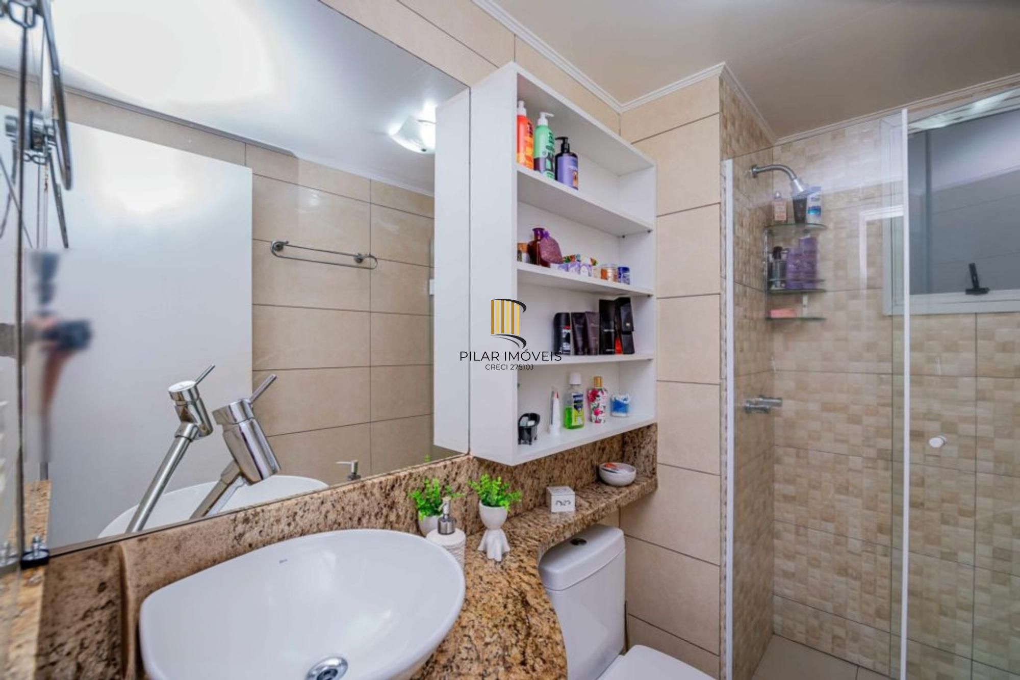 Apartamento semi mobiliado de 3 quartos, elevador, 1 vaga no bairro Cavalhada