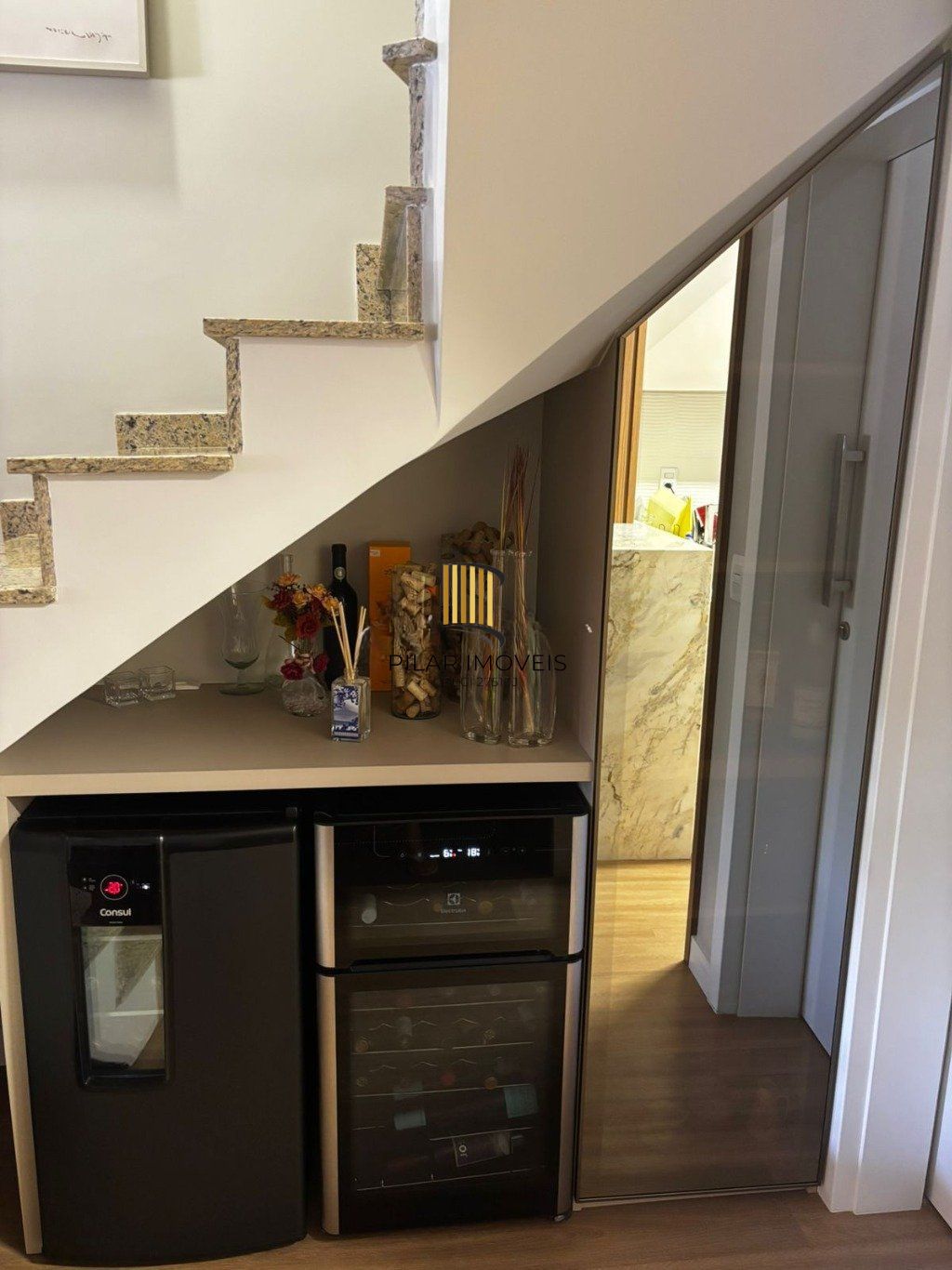 Casa com 2 dormitórios e 2 vagas de garagem em Canoas.