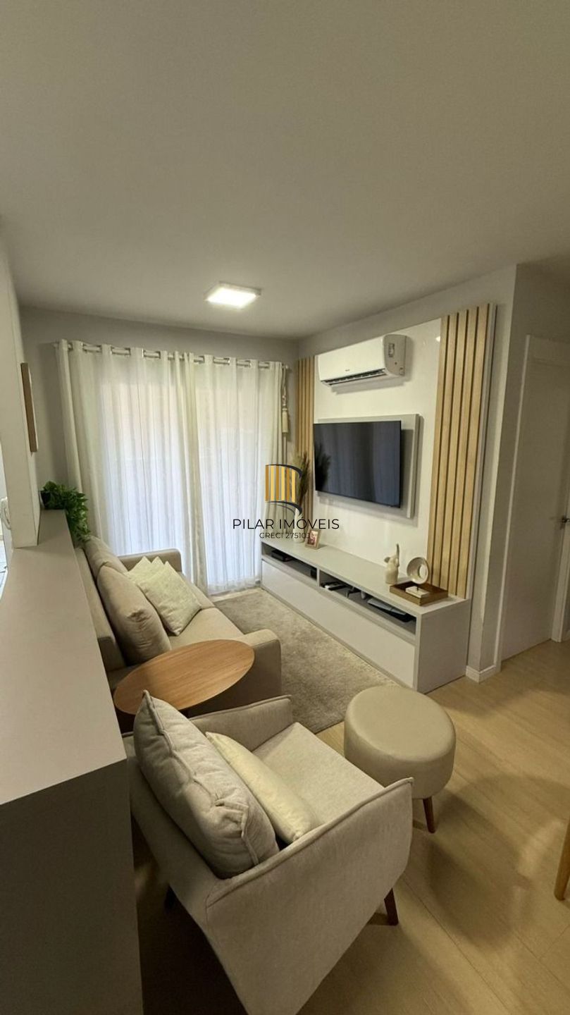 Apartamento de 2 dormitórios, elevador e 1 vaga de garagem em Canoas.