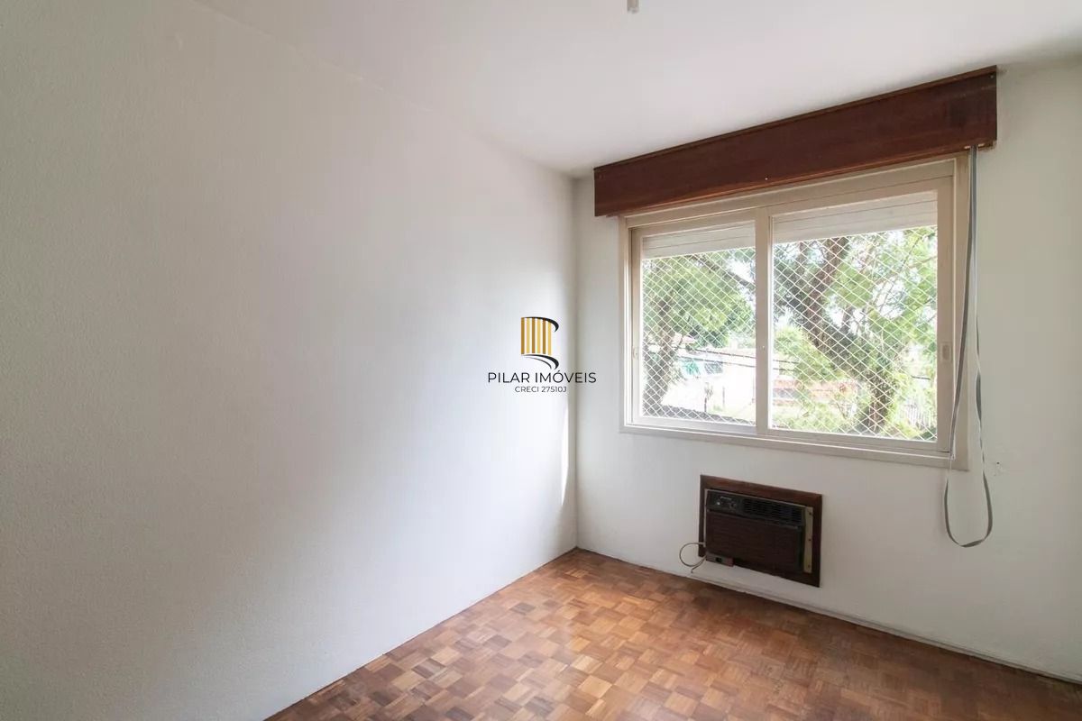 Apartamento 2 dormitórios no Partenon com sacada e 60m²