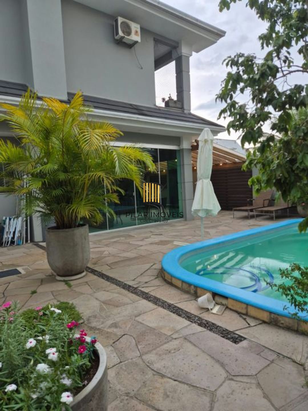 Casa de 3 dormitórios e 2 vagas de garagem coberta Canoas.