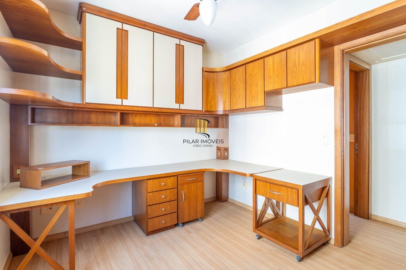 Apartamento com 3 Quartos, 1 suite e 1 vaga à Venda no bairro Tristeza.