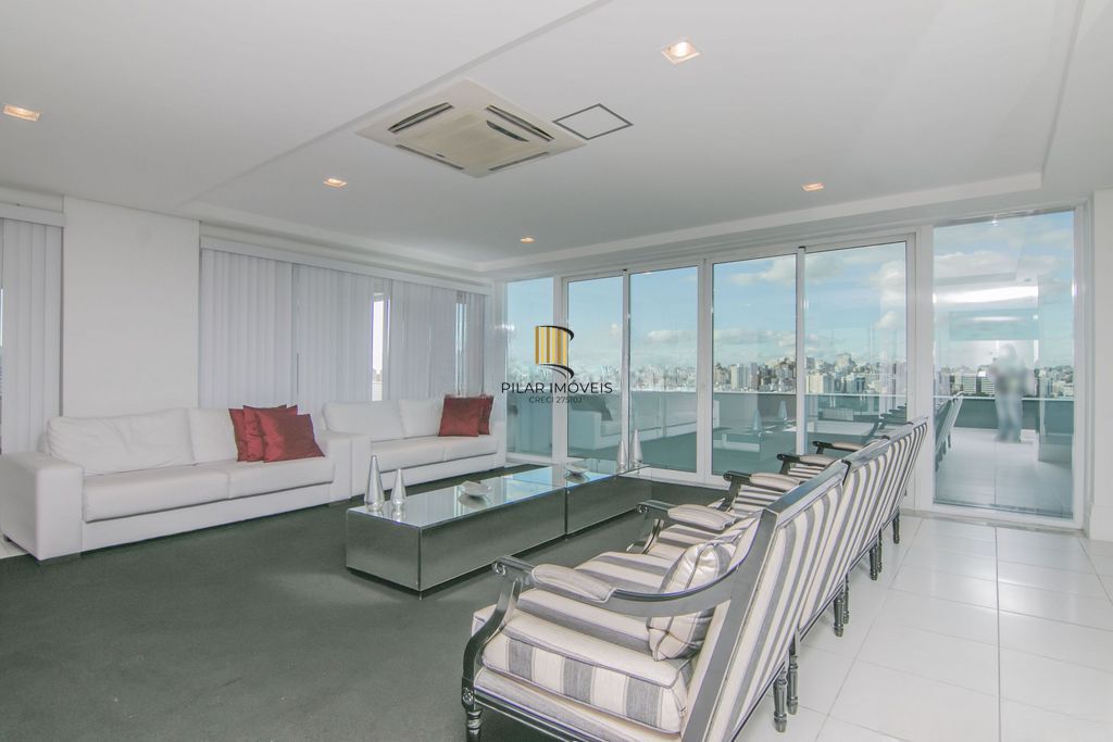 Apartamento 2 dormitórios, churrasqueira, 1 vaga, elevador na Rua General Lima e Silva.