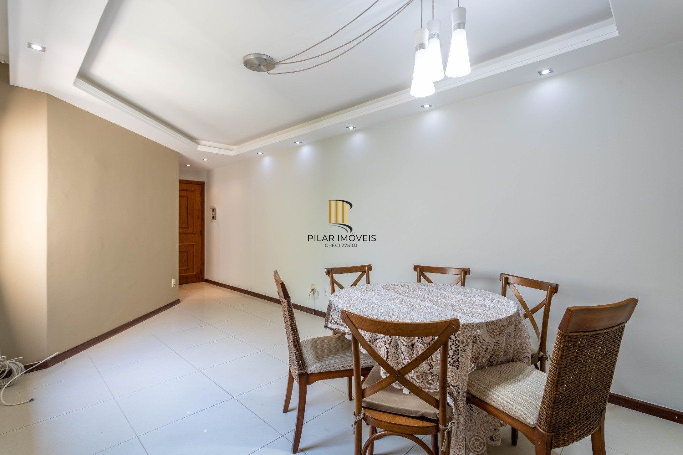 Apartamento com 2 dormitórios (1 suíte) e 1 vaga no Bairro Bela Vista