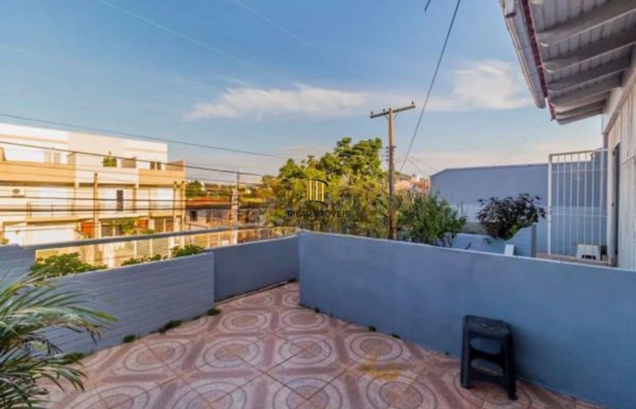 Casa com 3 Quartos e 3 banheiros à Venda, 120 m² por R$ 390.000