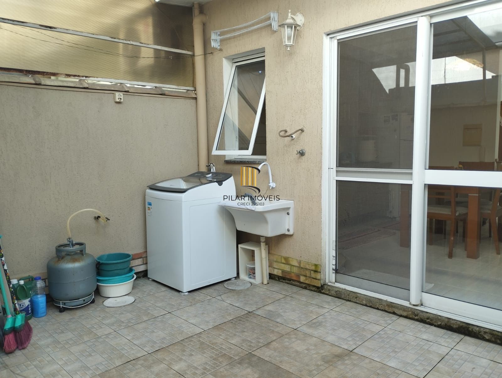 Casa Sobrado semi mobiliada com 2 dormitórios Avenida Juca Batista 115m2