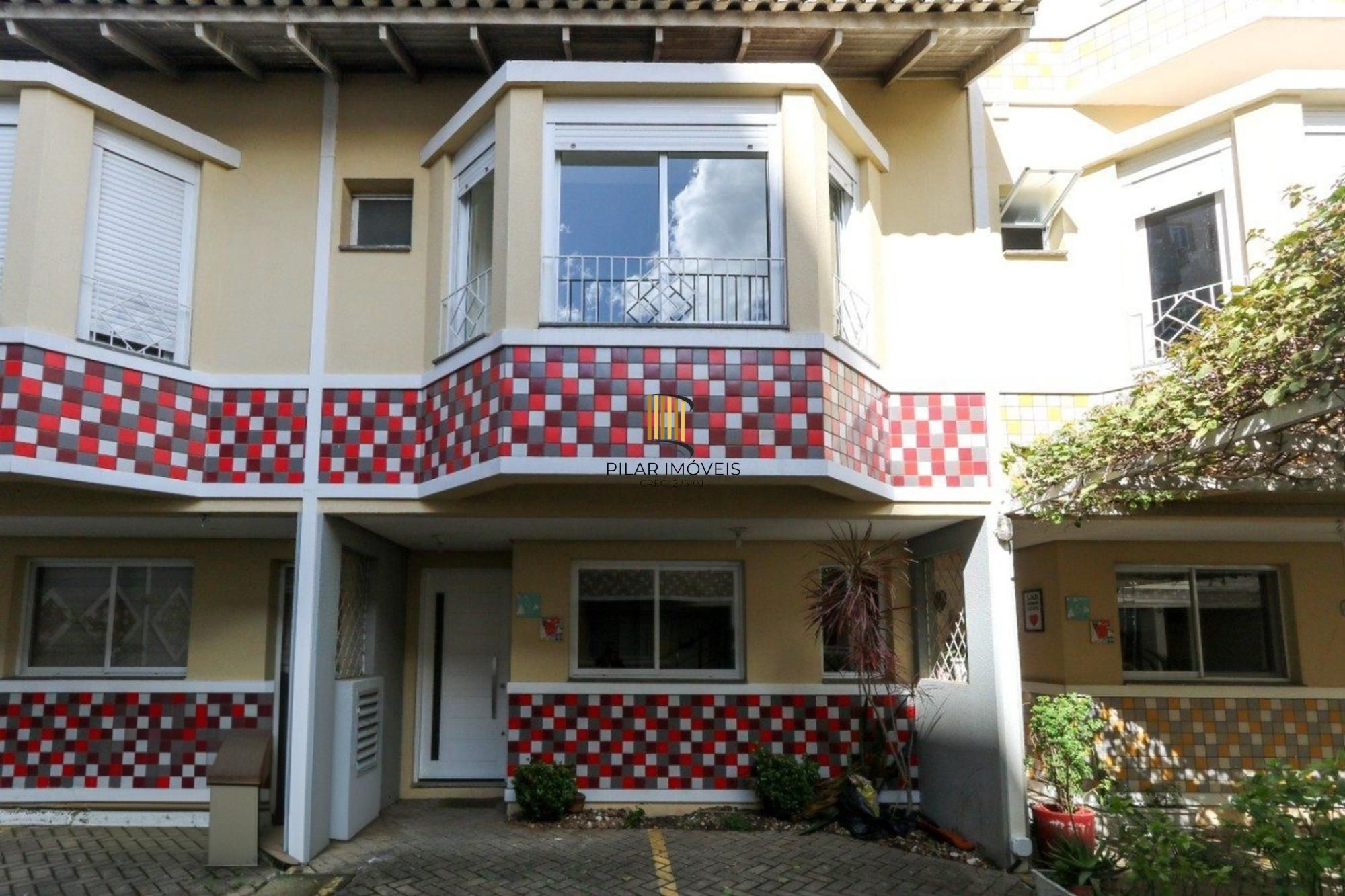 Casa em condomínio com 2 quartos e 2 vagas no bairro Marechal Rondon em Canoas.