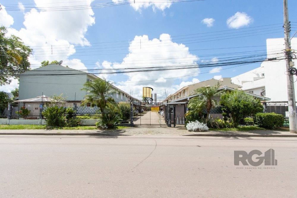 Casa Sobrado semi mobiliada com 2 dormitórios Avenida Juca Batista 115m2