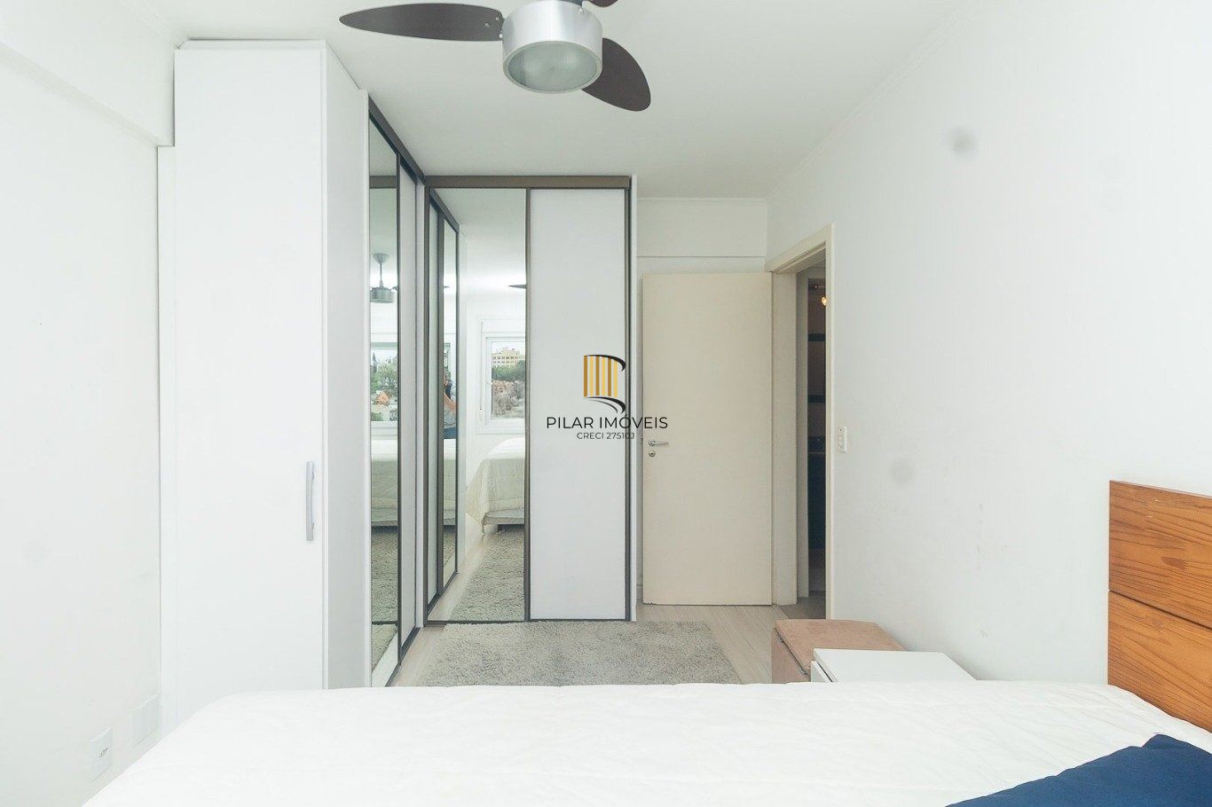 Apartamento mobiliado com 76m², 2 dormitórios e sol da manhã no bairro Floresta