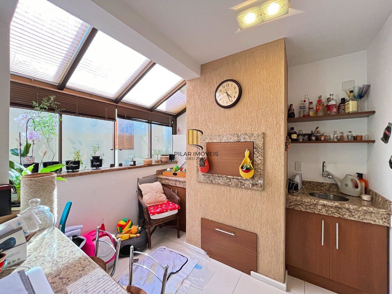 Casa com 3 quartos e 2 vagas em condomínio fechado no bairro Tristeza