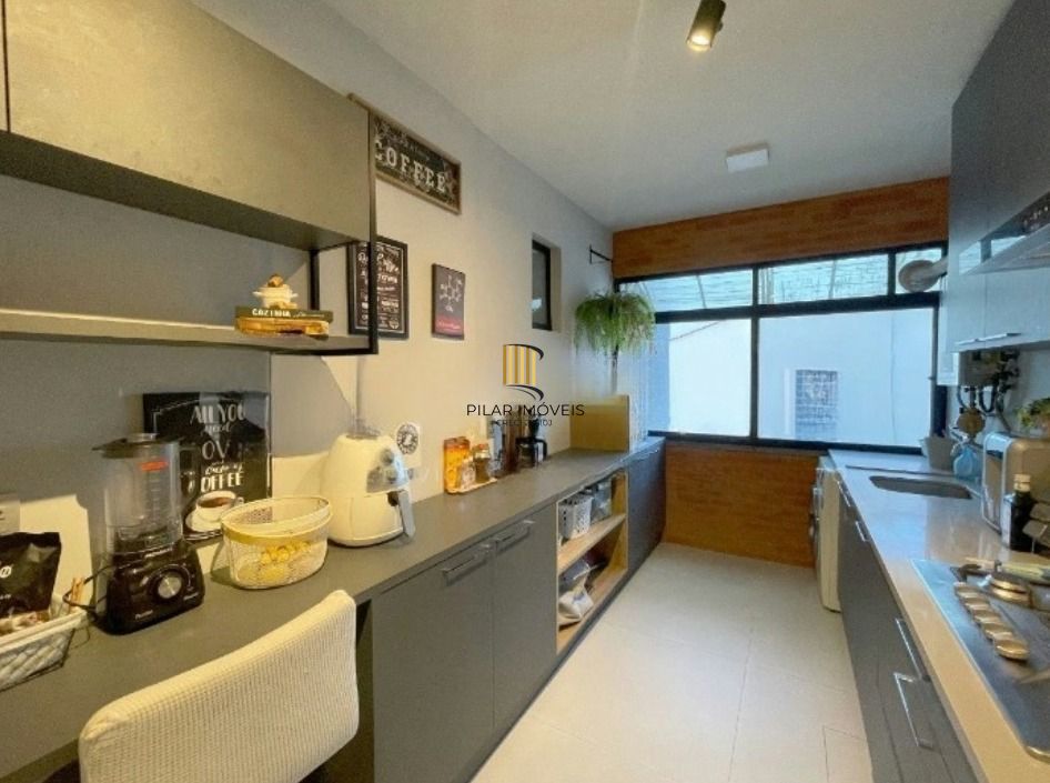 Cobertura de 2 quartos, suíte, 2 vagas no bairro Jardim Planalto.