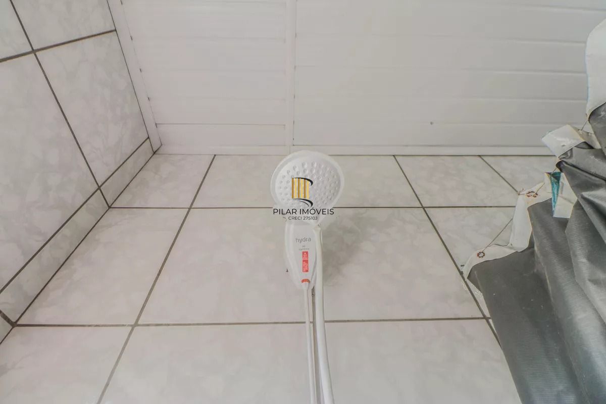 Casa e loja à venda com 300m², 3 quartos e 3 vagas no Rubem Berta