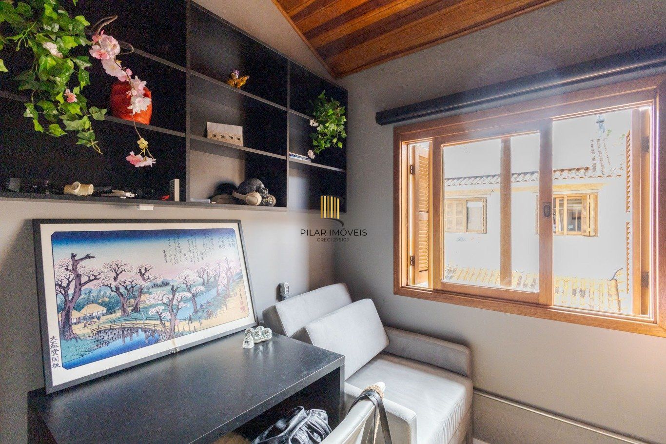 Casa com 3 quartos semi mobiliado com vaga no bairro Partenon