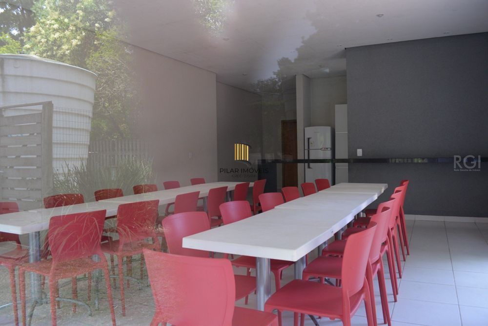 Apartamento mobiliado de 2 dormitórios e duas vagas bairro Agronomia