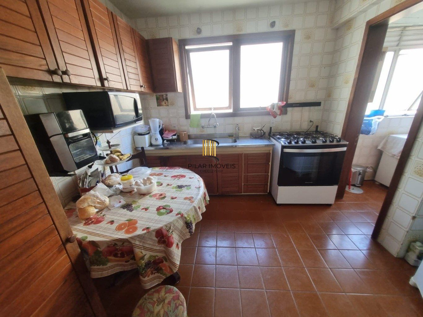 Apartamento de 3 dormitórios no bairro Menino Deus em Porto Alegre.