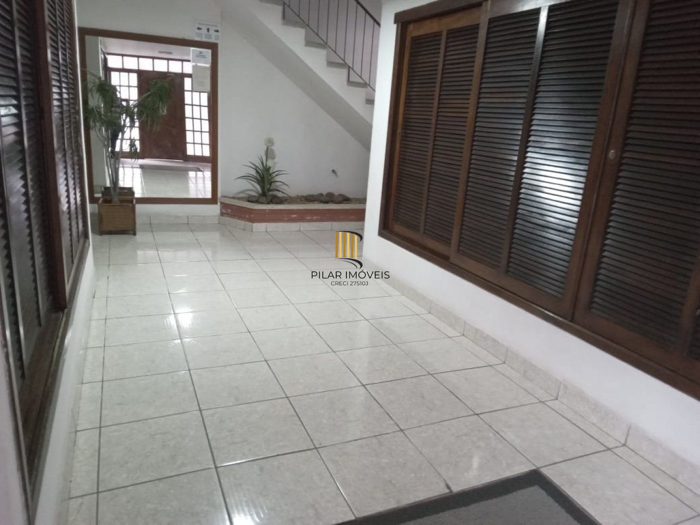 Apartamento com 1 quarto e 1 vaga de garagem no Bairro Sarandí