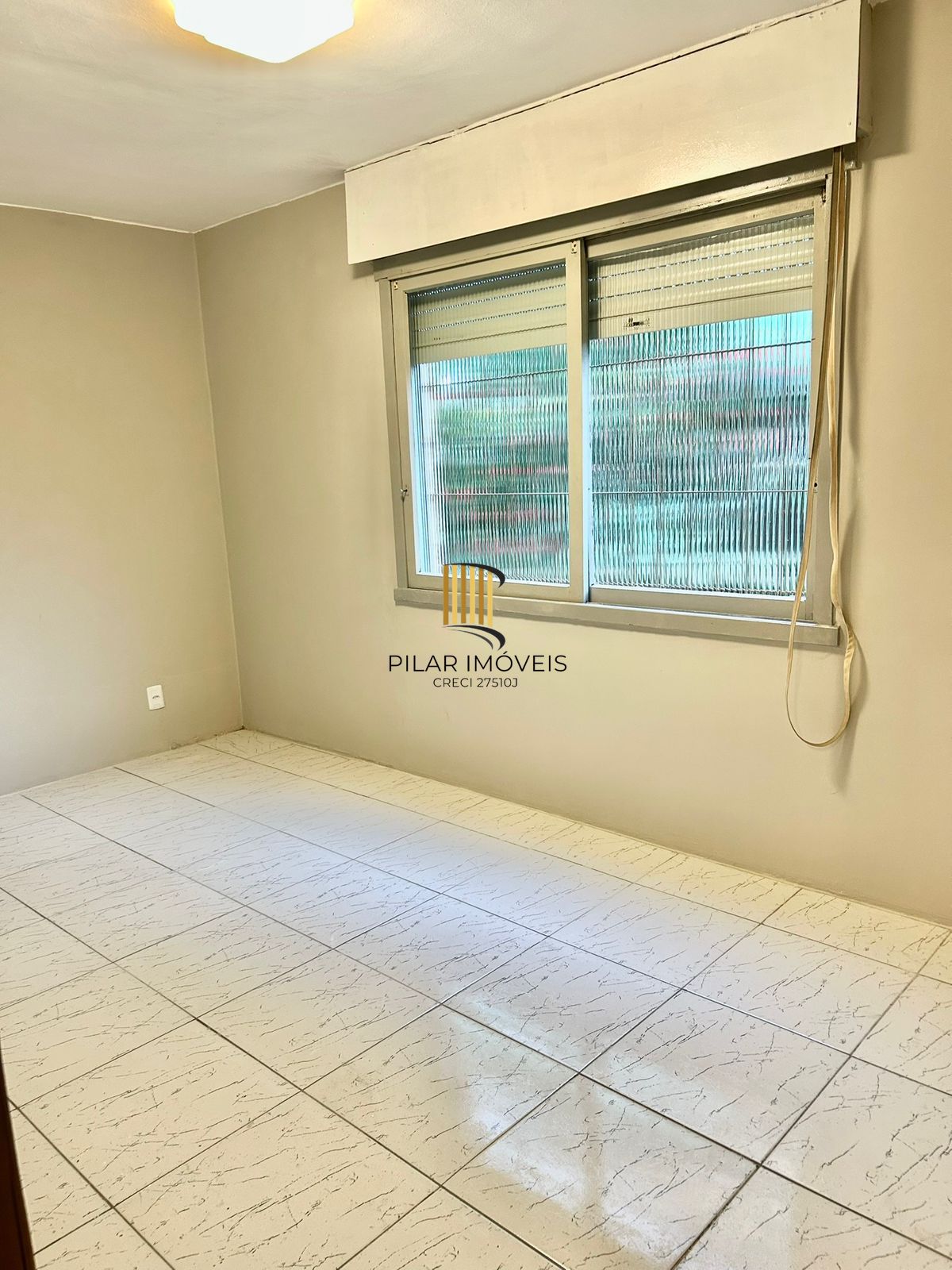 Apartamento térreo com 2 quartos e vaga de garagem no bairro Parque Dos Maias