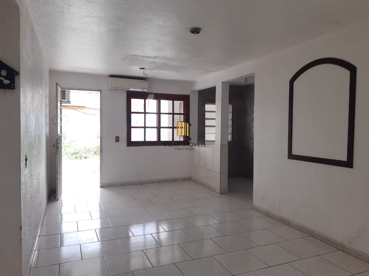 Casa de 2 Quartos e 2  vagas de garagem no Parque Granja em Cachoeirinha.