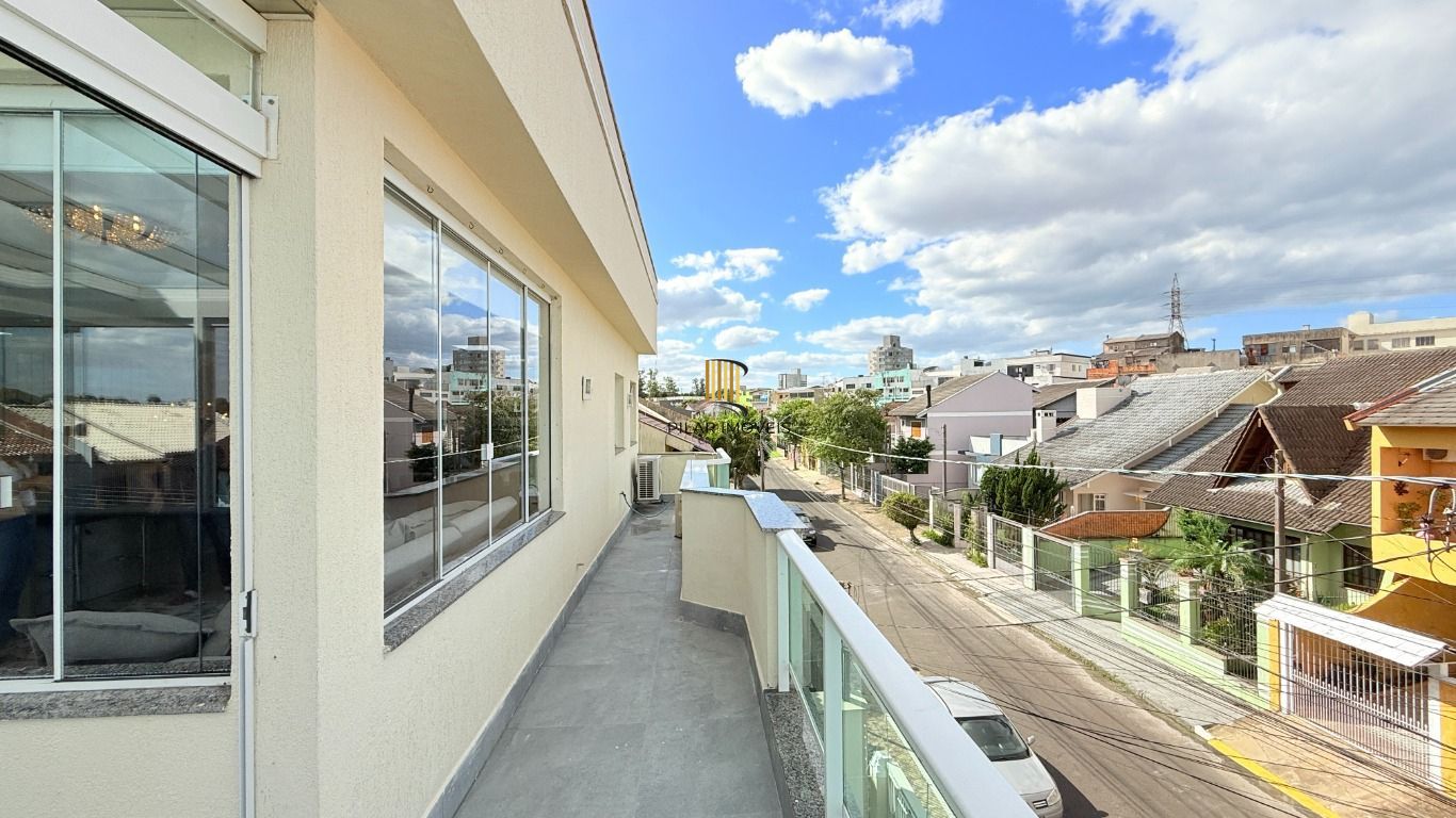 Apartamento de 3 dormitórios e 2 vagas de garagem em cachoeirinha.