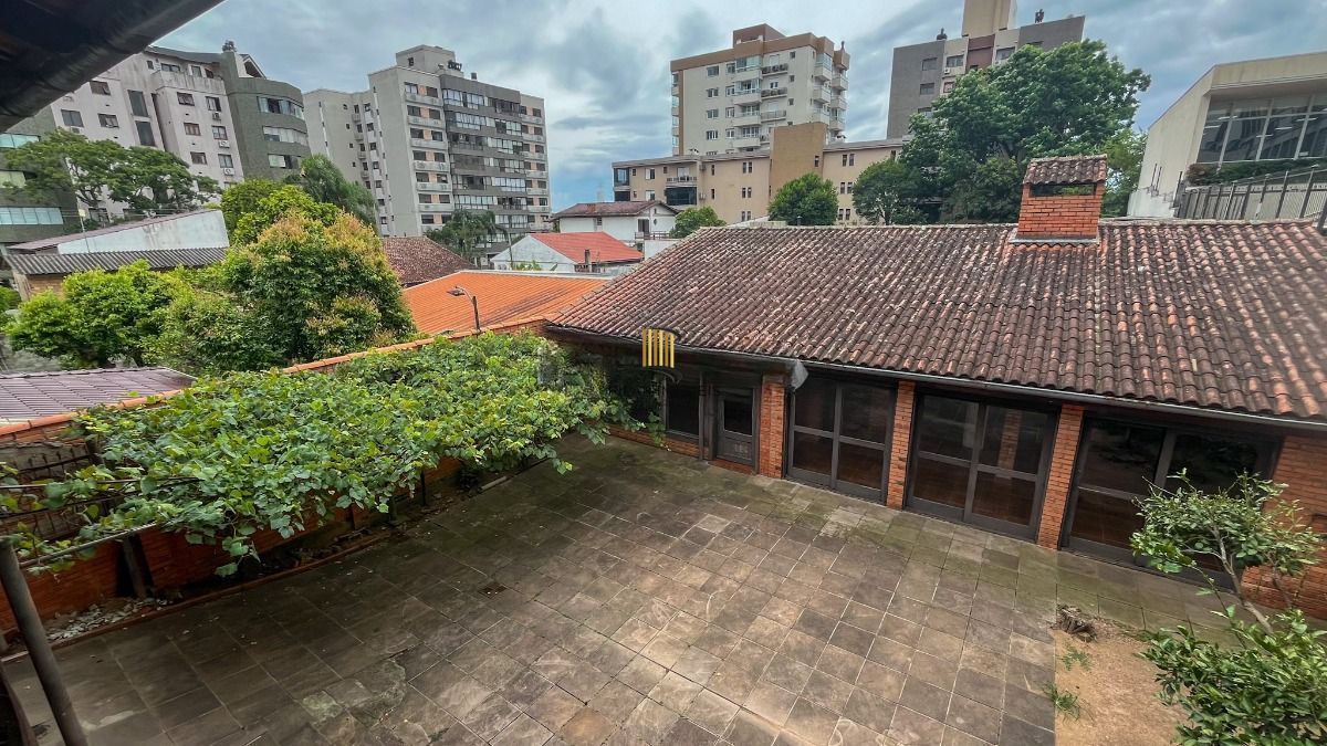 Casa com 5 quartos, 5 vagas e 265m² à venda no bairro Tristeza.