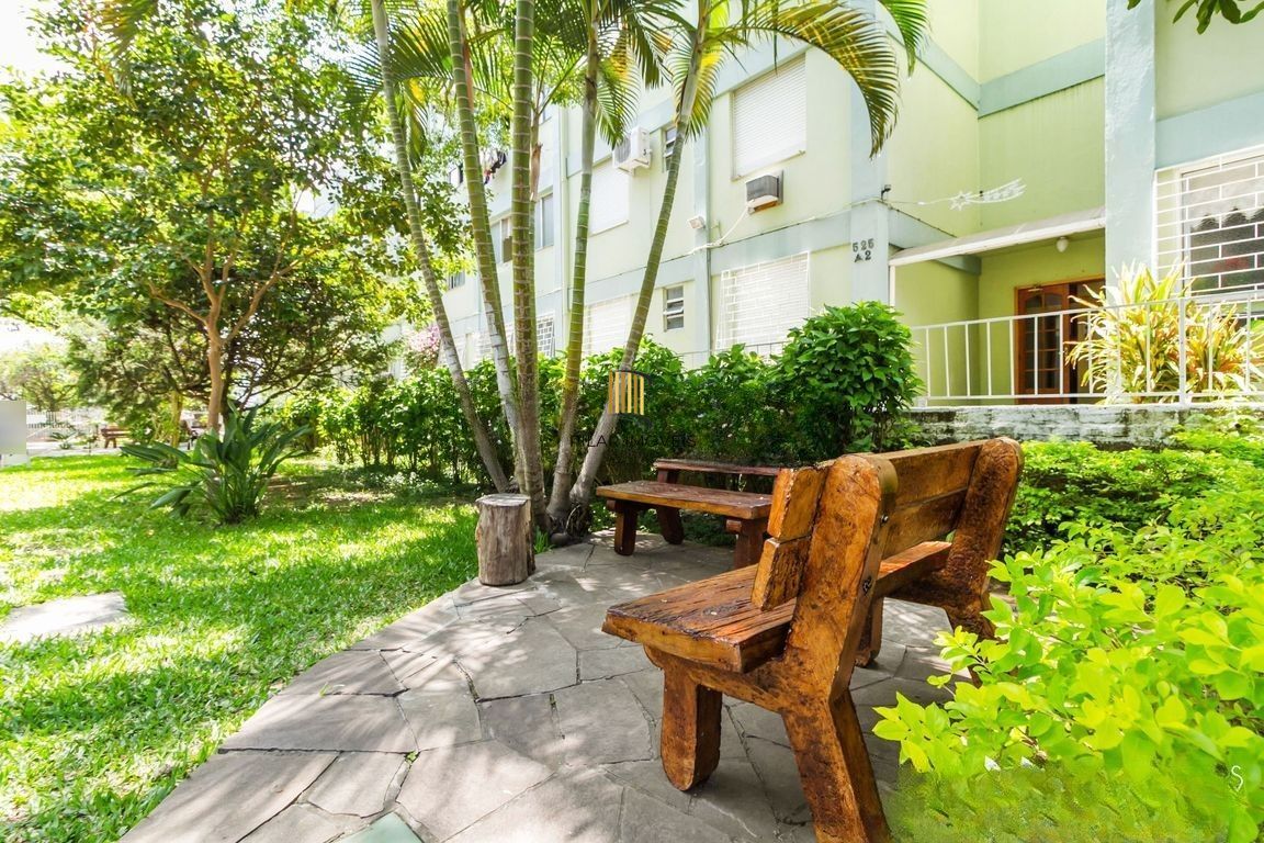 Apartamento de 2 dormitórios, semi mobiliado e 47m² no bairro Camaquã.