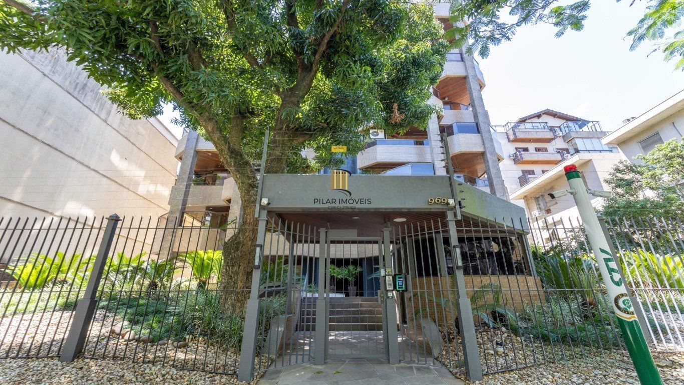 Apartamento 3 Dormitórios, 1 súite, elevador, 2 vagas no Petrópolis.